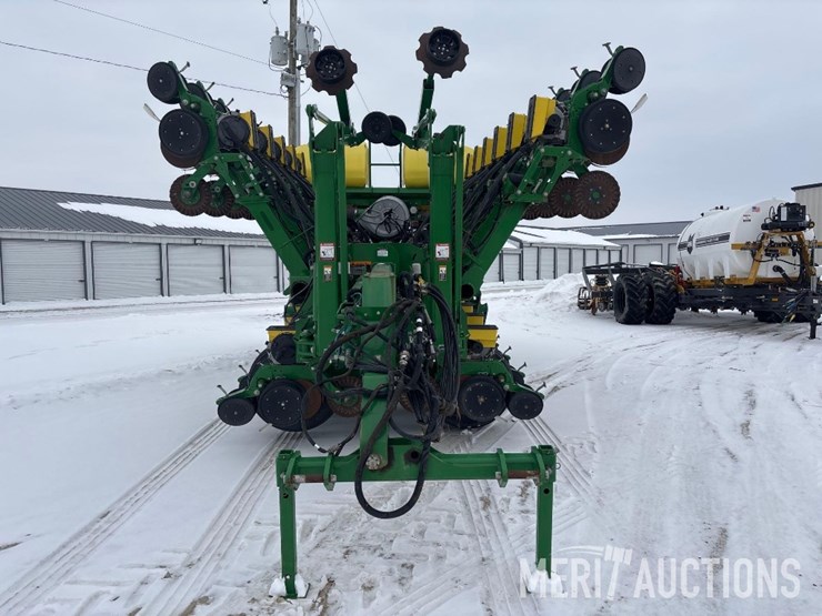 2020-john-deere-1795-image-8