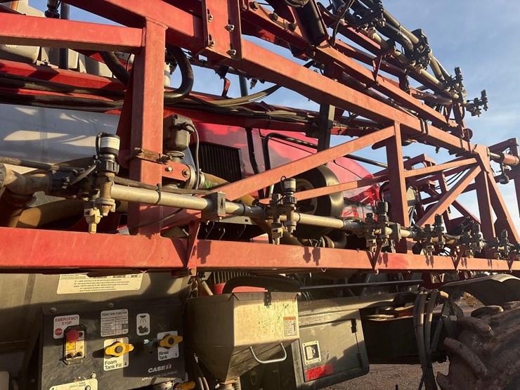 2013-case-ih-4430-patriot-sprayer-image-21