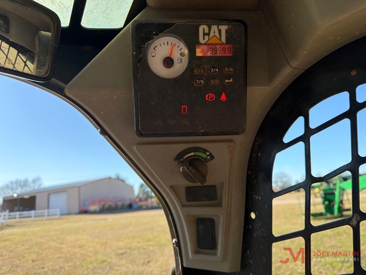 2018-caterpillar-249d-image-14