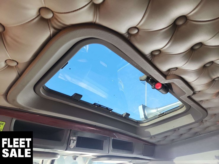 2009-kenworth-t800-image-18