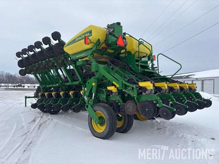 2020-john-deere-1795-image-3