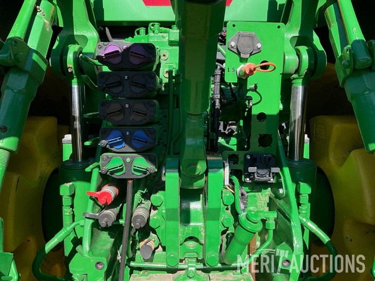 2023-john-deere-8r-370-image-26