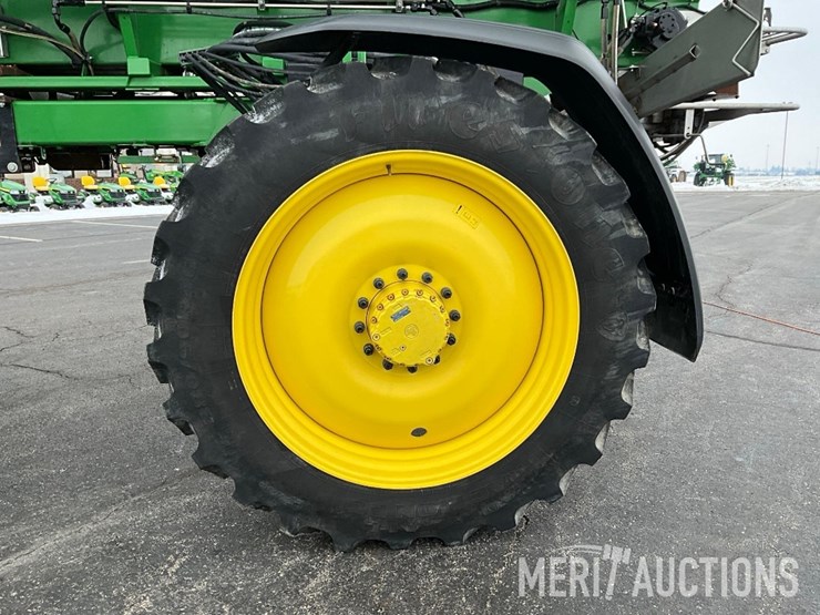 2023-john-deere-400r-image-19