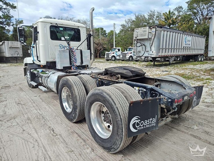 2020-mack-anthem-t/a-wet-kit-day-cab-truck-tractor-image-4