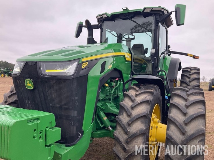 2023-john-deere-8r-370-image-10