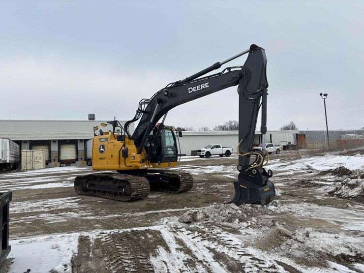 deere-245g-lc-image-4