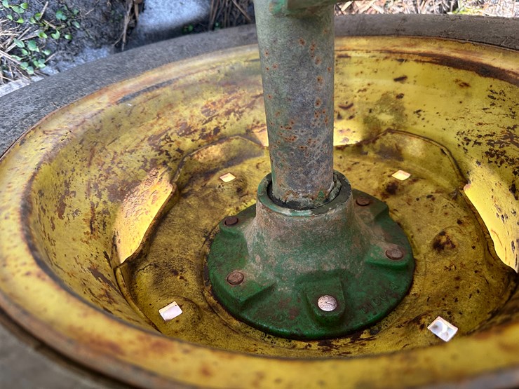 john-deere-630-image-15