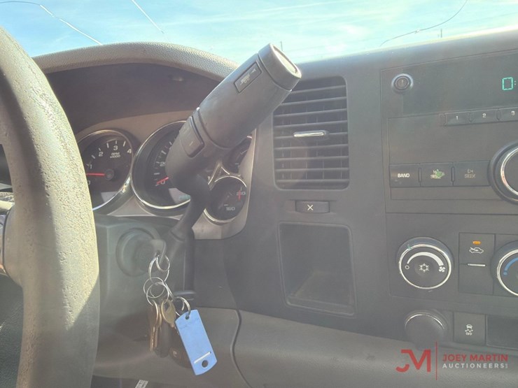 2013-chevrolet-2500-image-28