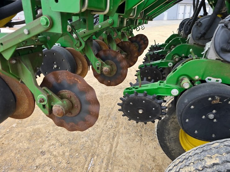 john-deere-1790-image-21