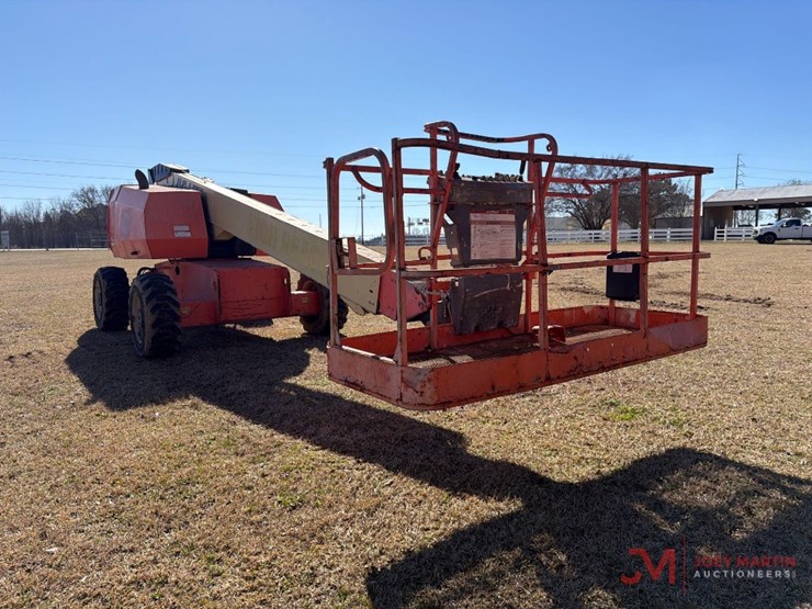 2015-jlg-600s-image-3