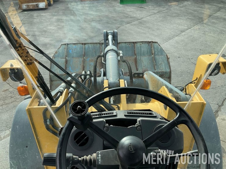 2018-deere-544k-image-60