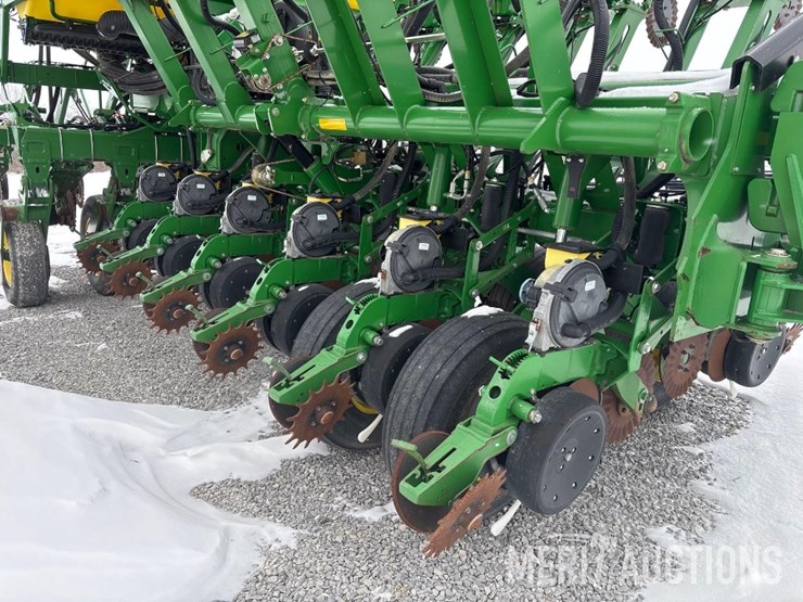 2013-john-deere-1790-image-9