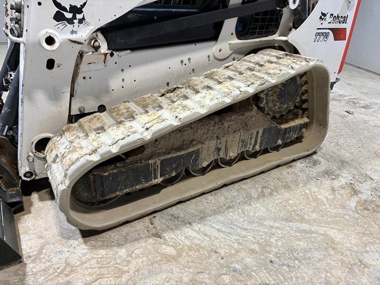 2021-bobcat-t770-image-15