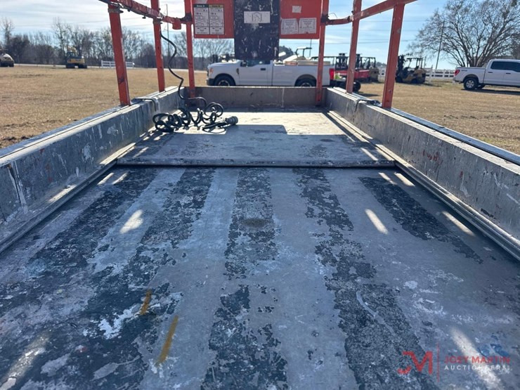 2015-jlg-3246es-image-7