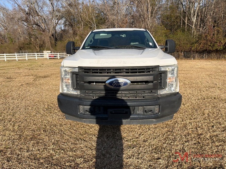 2019-ford-f250-xl-image-8