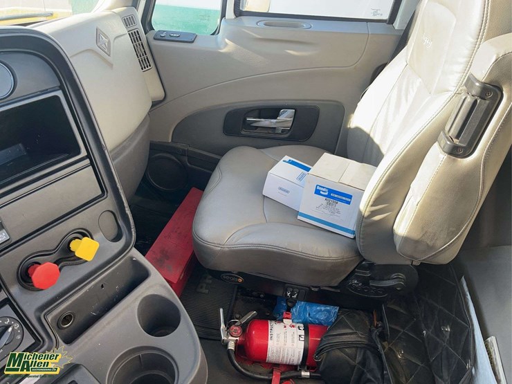 2017-international-prostar-image-19