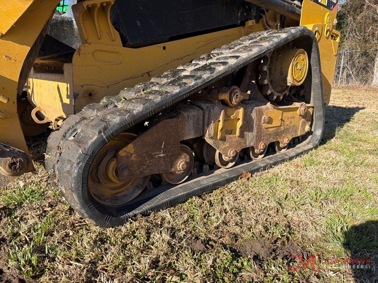 2018-caterpillar-249d-image-8