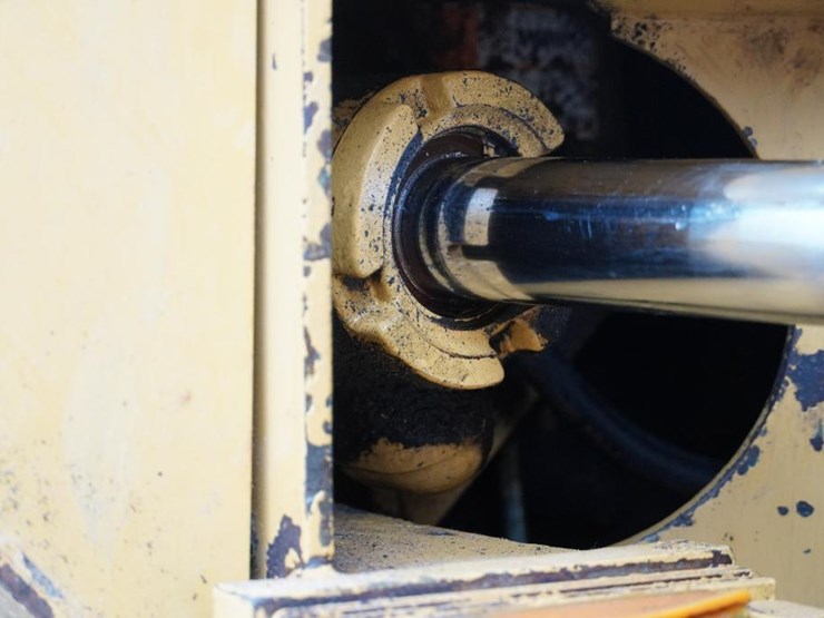 2000-caterpillar-525-image-24