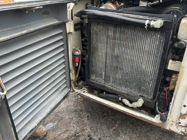 2017-takeuchi-tl8-image-22