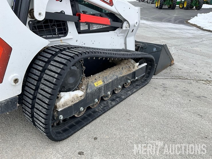 2024-bobcat-t740-image-36