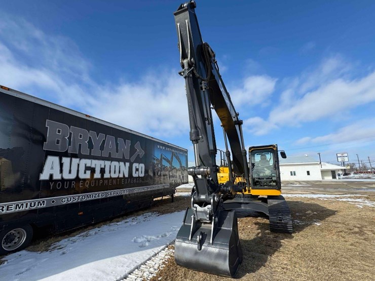 2019-deere-210g-image-9