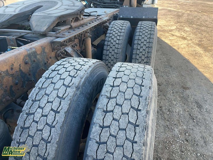 2017-international-prostar-image-12