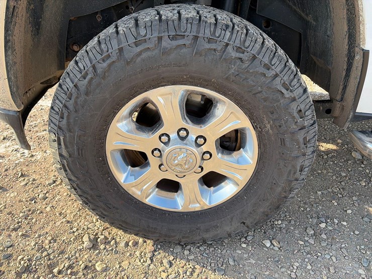 2021-ram-2500-big-horn-image-13