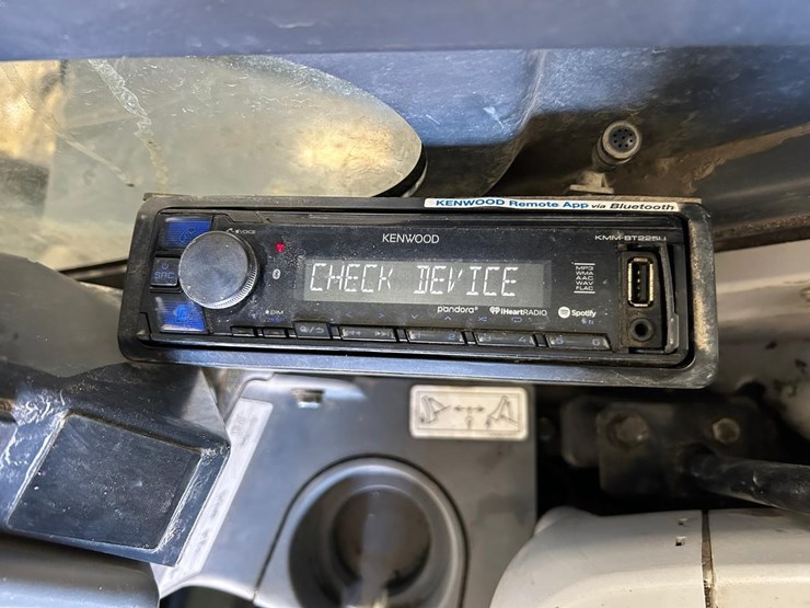 2018-deere-60g-image-23