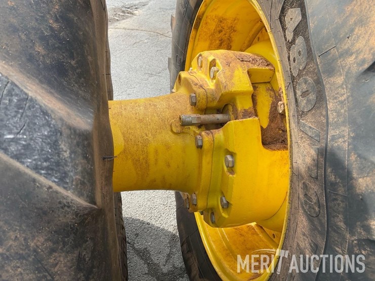 2024-john-deere-8r-410-image-46