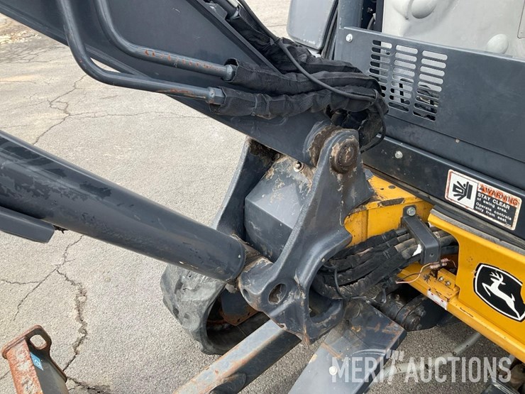 2019-deere-30g-image-14