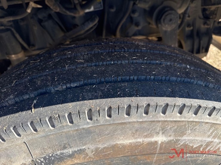 2019-peterbilt-348-image-17