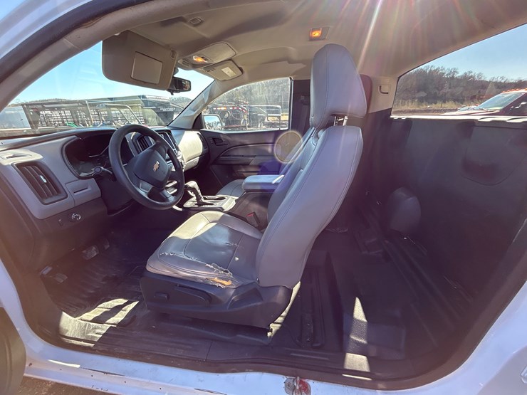 2016-chevrolet-colorado-image-8