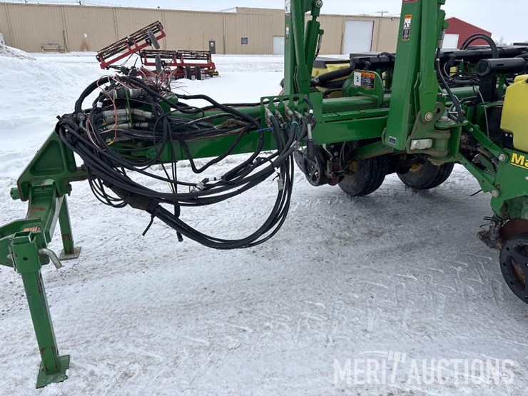 2013-john-deere-1770nt-image-11