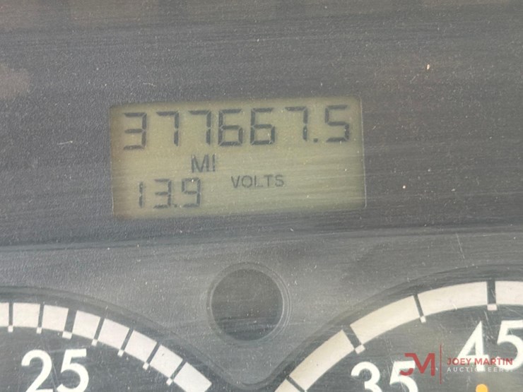 2013-freightlinerday-cab-truck-tractor-image-28