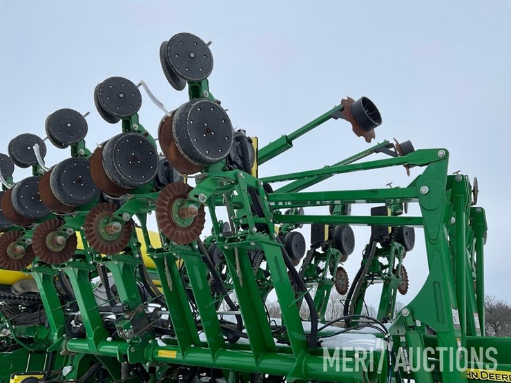 2016-john-deere-1795-image-28