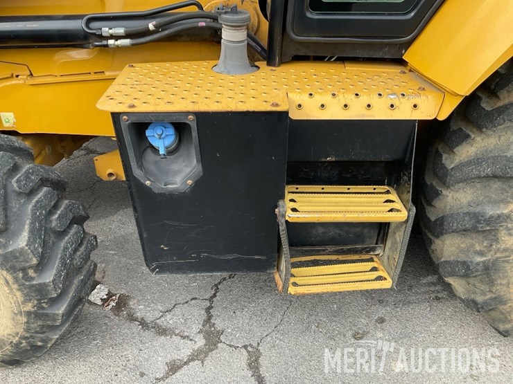 2017-caterpillar-420f2-image-20