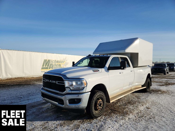 2019-dodge-3500-image-1