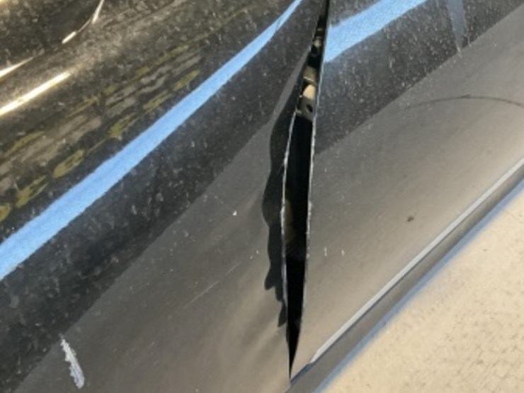 2012-hyundai-genesis-sdn-image-11