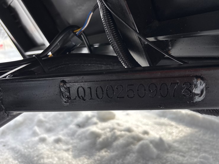 #4104-•-new-sdlgc10-six-person-golf-cart---will-need-assembeled-image-2