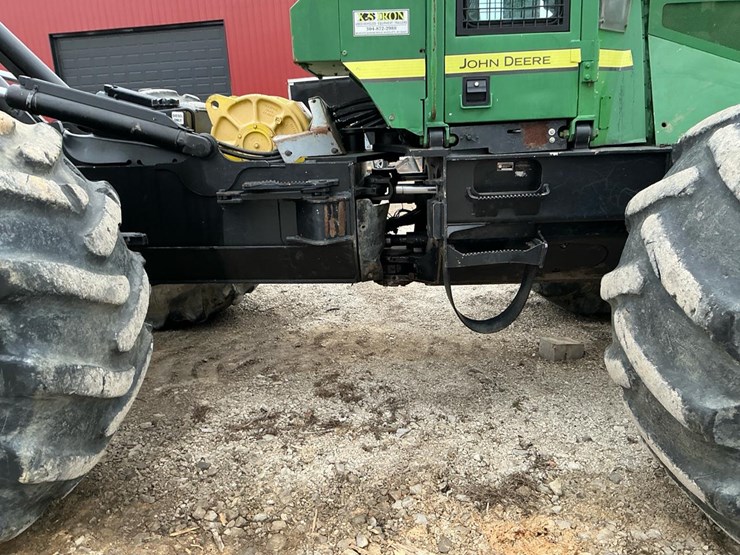 2010-deere-648h-image-34