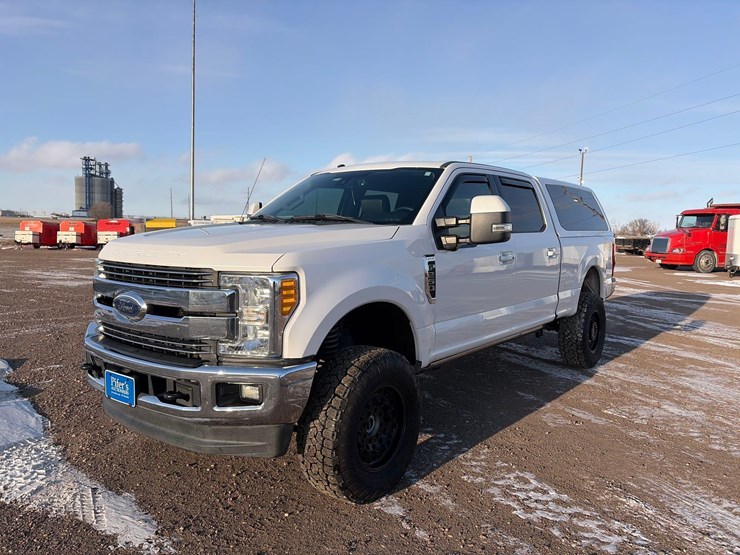 2017-ford-f250-lariat-image-1