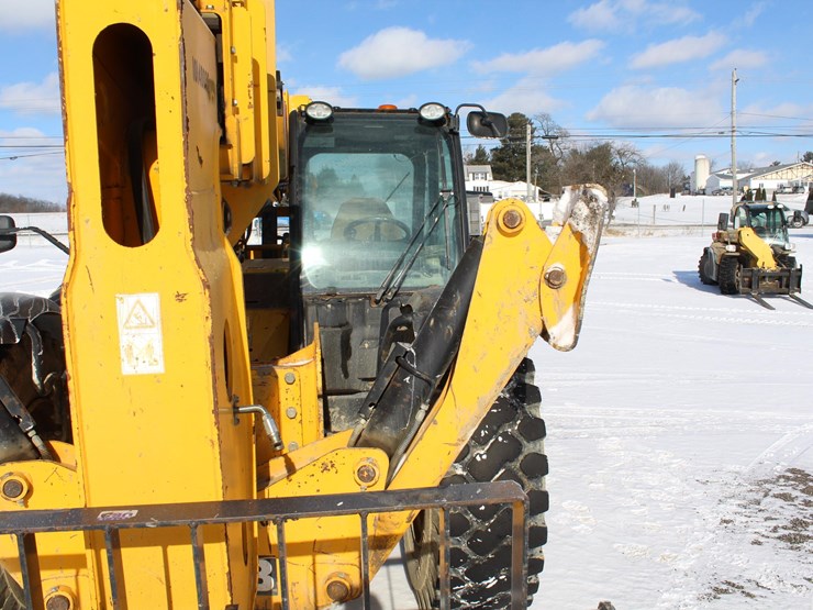 2013-jcb-510-56-image-24