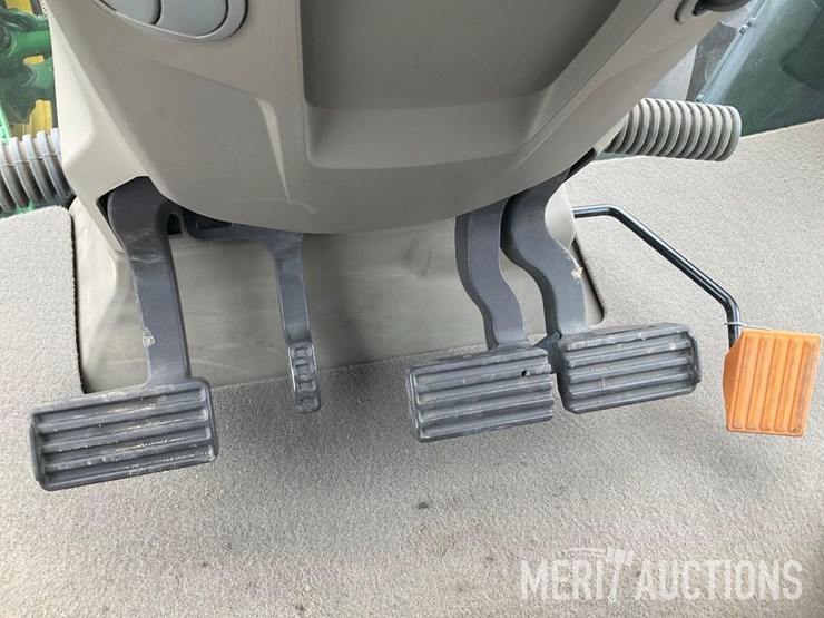 2023-john-deere-8r-370-image-56