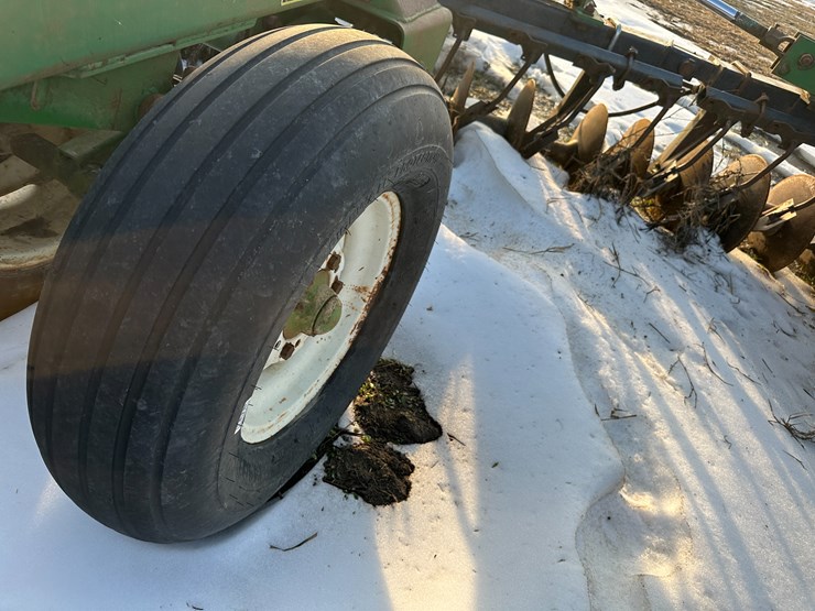 john-deere-630-image-16