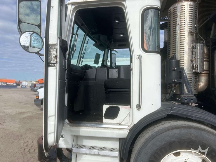 2014-autocar-xpeditor-image-10