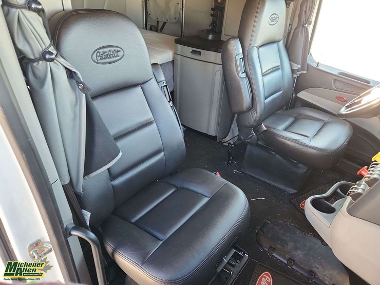 2024-peterbilt-579-image-17