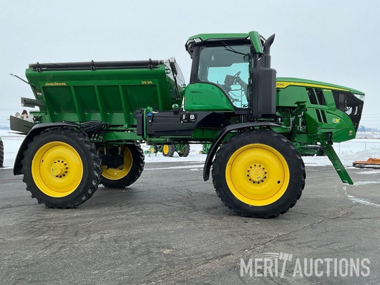2023-john-deere-400r-image-6