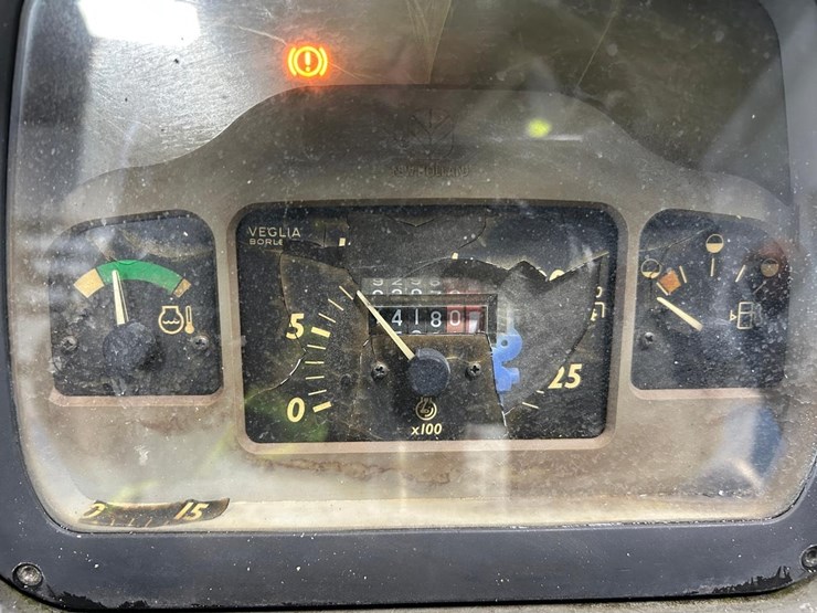 new-holland-tn55-image-16