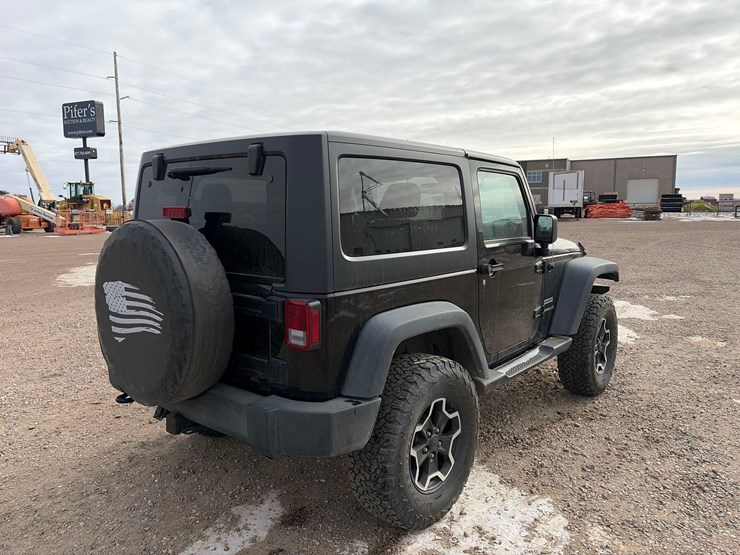 2016-jeep-wrangler-sport-image-4