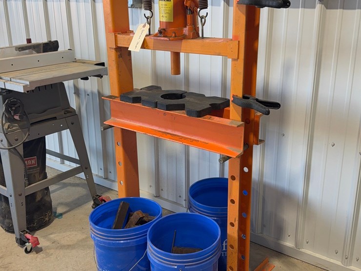 hydraulic-press-image-9